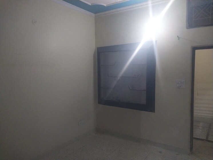 Room, priyadarshini vihar 3 Bedroom 185 Sq.Yd. Apartment In Priyadarshini Vihar Delhi 8551250