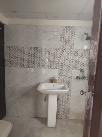 Bathroom in 2.5 BHK Apartment at Aims Golf Avenue I, Sector 75 – for Rent