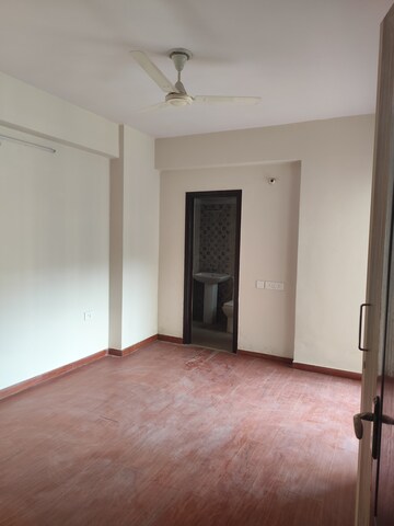 Room in 2.5 BHK Apartment at Aims Golf Avenue I, Sector 75 – for Rent