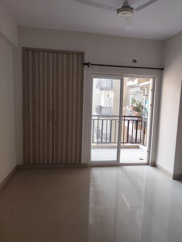 Room in 2.5 BHK Apartment at Aims Golf Avenue I, Sector 75 – for Rent