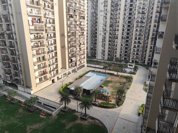 2.5 BHK Apartment For Rent in Aims Golf Avenue I, Sector 75