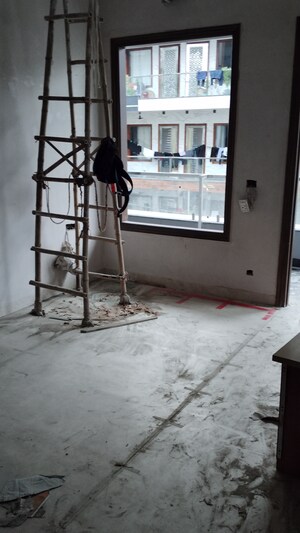 Room in 3 BHK Builder Floor at Rohini Sector 11 – for Sale