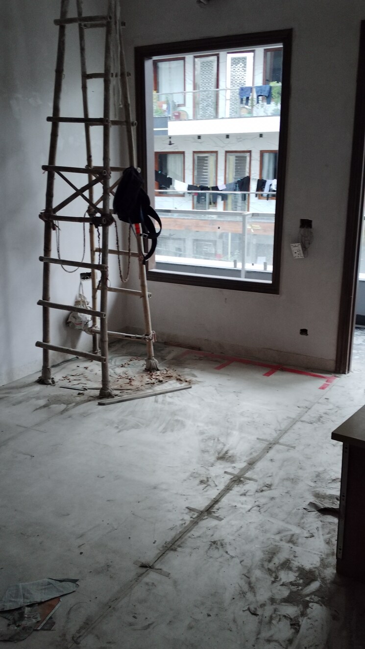 Room, rohini sector 11 3 Bedroom 1050 Sq.Ft. Builder Floor In Rohini Sector 11 Delhi 8551314