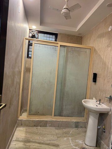 Bathroom in 2.5 BHK Builder Floor at Ashok Nagar – for Rent