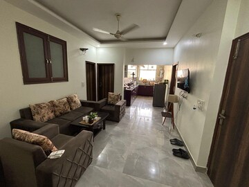 Living Room in 2 BHK Builder Floor at Ansal Sushant Lok I, Sector 43 – for Rent