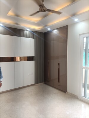 Room in 3.5 BHK Builder Floor at Paschim Vihar – for Sale