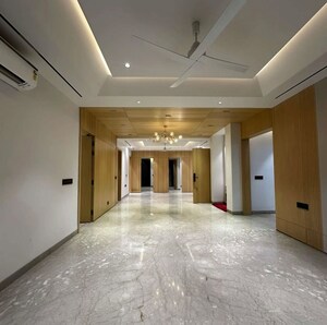 Room in 4 BHK Penthouse at Gaur City 2 - 14th Avenue, Sector 16c Greater Noida – for Sale