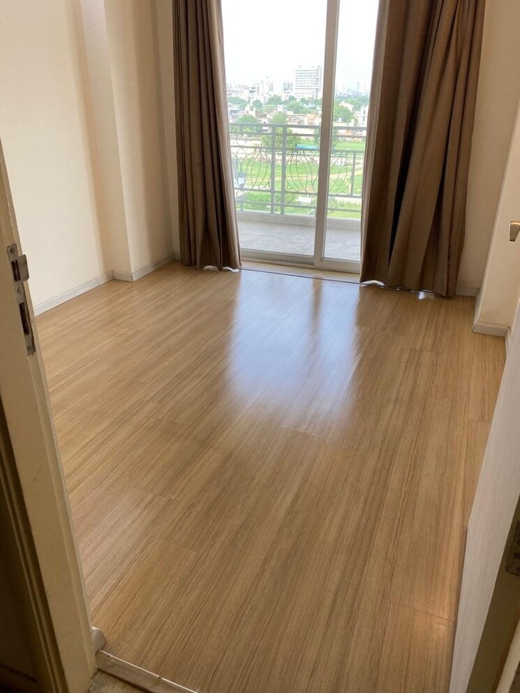 Room, dlf-the-skycourt 3 Bedroom 1931 Sq.Ft. Apartment In Sector 86 Gurgaon 8551925