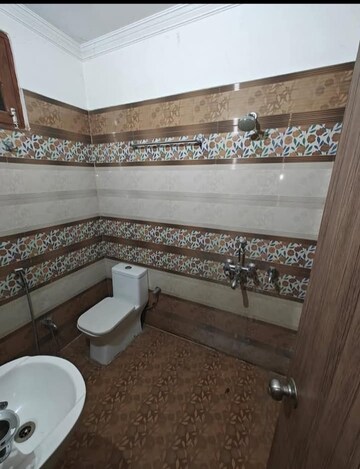 Attached Bathroom in 2 BHK Villa at Jankipuram – for Rent