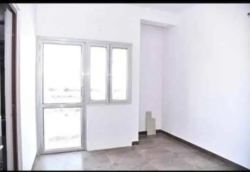 Room in 2 BHK Apartment at Sargam Apartment, Jankipuram – for Rent