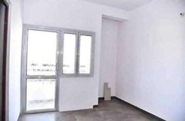 Room in 2 BHK Apartment at Sargam Apartment, Jankipuram – for Rent