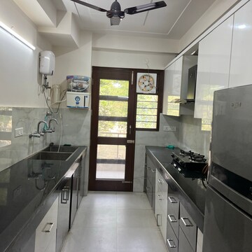 Kitchen in 3.5 BHK Builder Floor at Sector 43 – for Rent