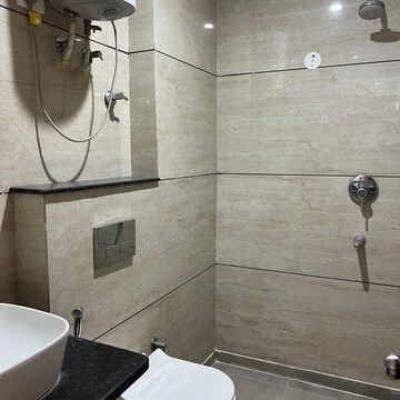 Bathroom in 3.5 BHK Builder Floor at Sector 43 – for Rent