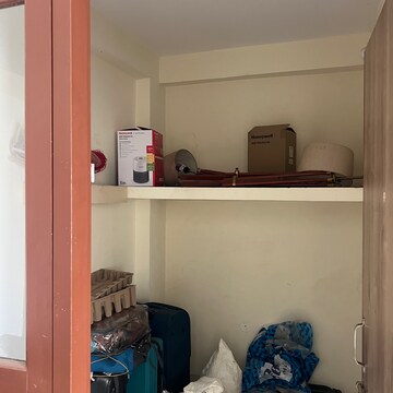 Furnished Amenities in 3.5 BHK Builder Floor at Sector 43 – for Rent