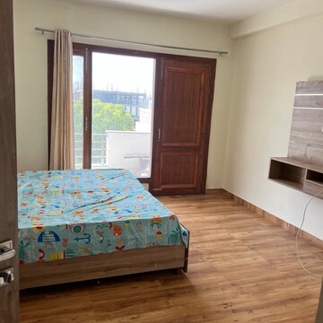 Bedroom in 3.5 BHK Builder Floor at Sector 43 – for Rent
