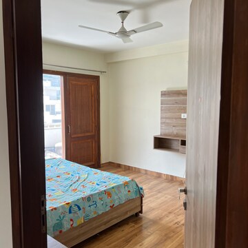 Bedroom in 3.5 BHK Builder Floor at Sector 43 – for Rent