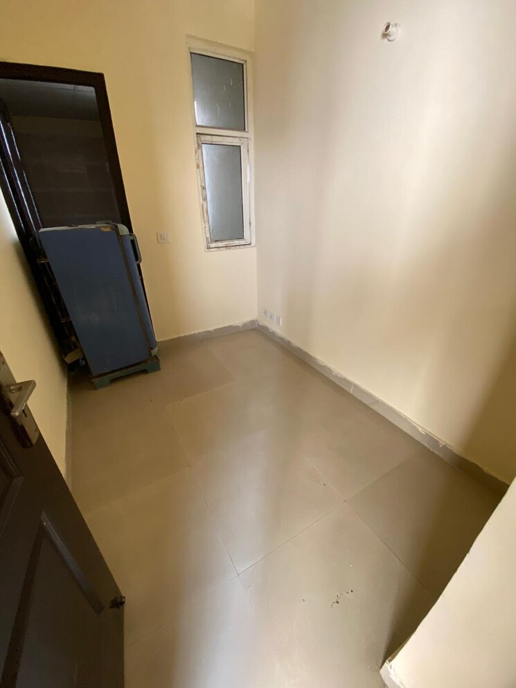 Room, gardenia-glory 4 Bedroom 2250 Sq.Ft. Apartment In Sector 46 Noida 8552059