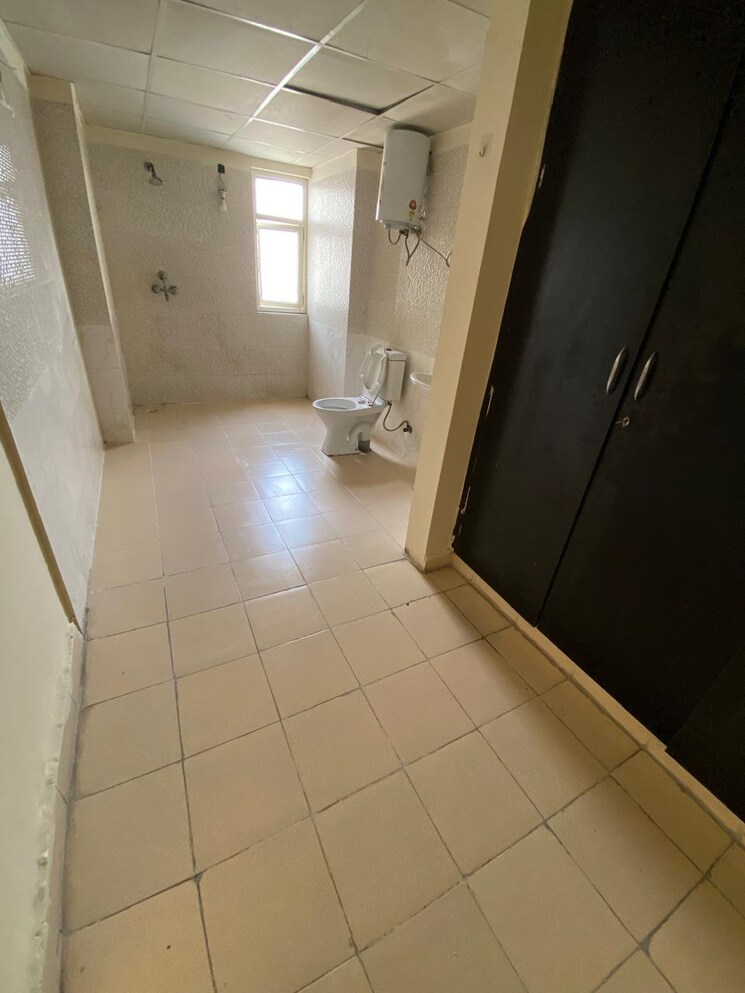 Bathroom, gardenia-glory 4 Bedroom 2250 Sq.Ft. Apartment In Sector 46 Noida 8552059