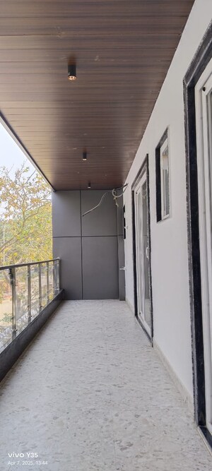 Building Lobby in 4 BHK Builder Floor at Ansal Sushant Apartments, Sushant Lok I – for Sale