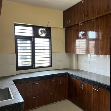 Kitchen in 3.5 BHK Builder Floor at Sector 52 – for Rent