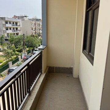Balcony in 3.5 BHK Builder Floor at Sector 52 – for Rent