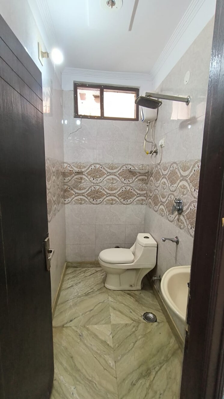 Bathroom, subhash nagar 1 Bedroom 50 Sq.Yd. Builder Floor In Subhash Nagar Delhi 8552182