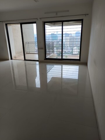 Room in 3 BHK Apartment at Park Express, Baner – for Rent