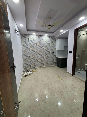 Room in 1 BHK Builder Floor at Govindpuri – for Rent