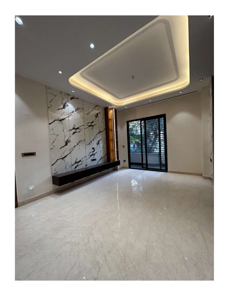 Room, central gurgaon 3 Bedroom 300 Sq.Yd. Builder Floor In Central Gurgaon Gurgaon 8552354