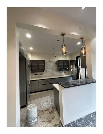 Master Bedroom in 3 BHK Builder Floor at Central Gurgaon – for Sale