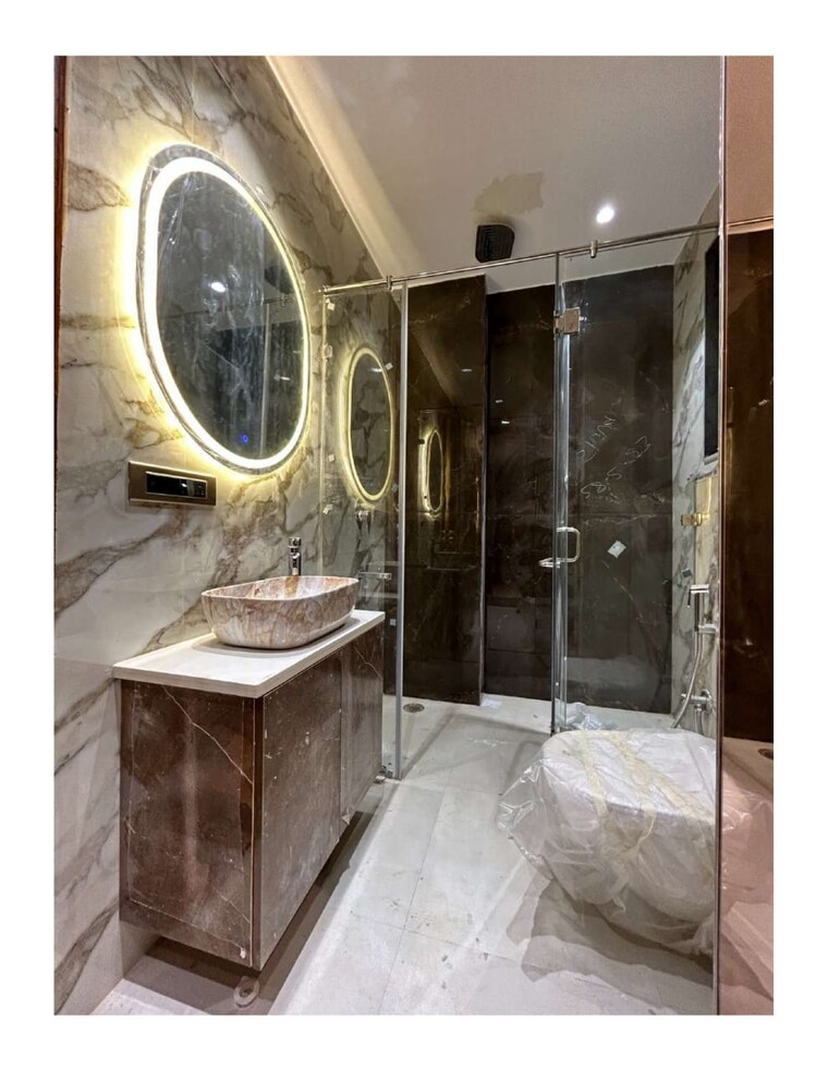 Bathroom, central gurgaon 3 Bedroom 300 Sq.Yd. Builder Floor In Central Gurgaon Gurgaon 8552354