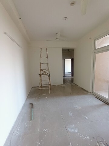 Room in 3 BHK Villa at Amrapali Riverview, Amrapali Leisure Valley – for Rent