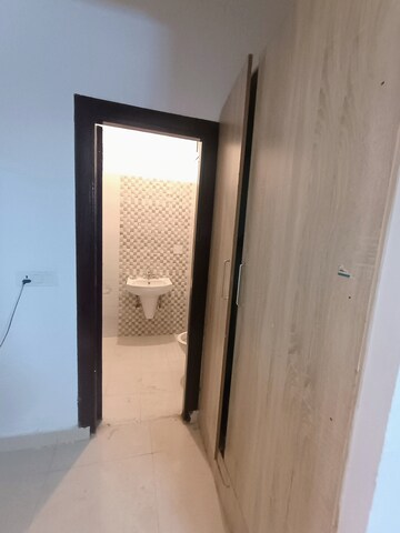 Room in 3 BHK Villa at Amrapali Riverview, Amrapali Leisure Valley – for Rent