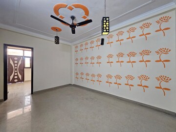 Bedroom in 2 BHK Builder Floor at Saket – for Rent