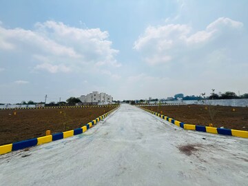 Swimming Pool in  Plot at Sriperumbudur – for Sale