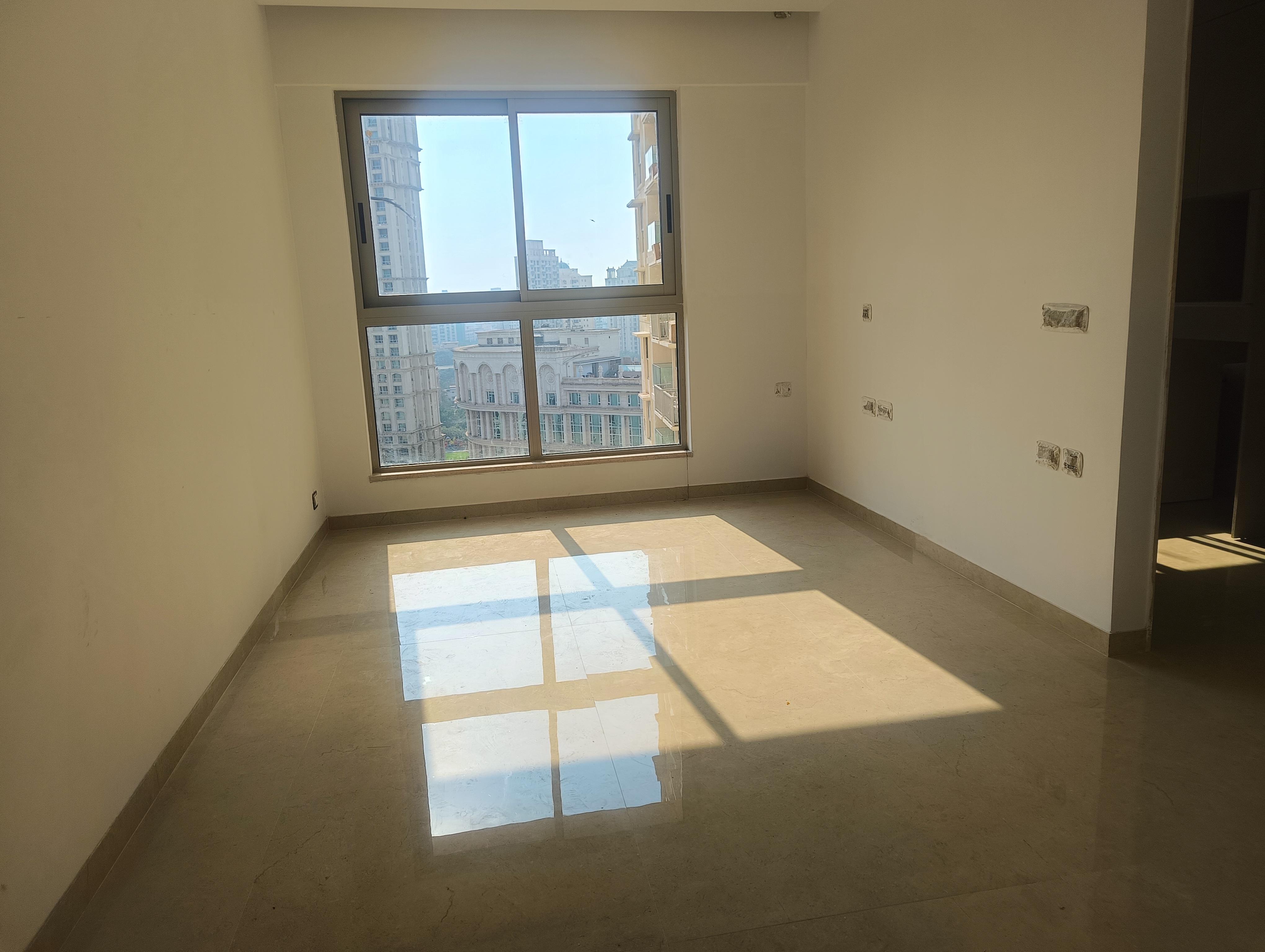 1 BHK Apartment For Sale in Hiranandani Highland