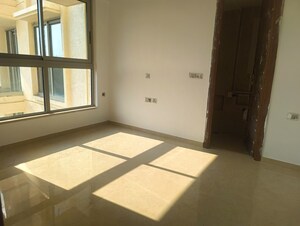 Room in 1 BHK Apartment at Hiranandani Highland, Powai – for Sale