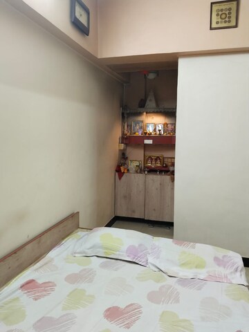 Room in 1 BHK Apartment at Vile Parle East – for Rent