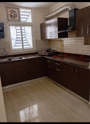 Kitchen in 3 BHK Villa at Amrapali Ivory Heights, Amrapali Dream Valley – for Sale