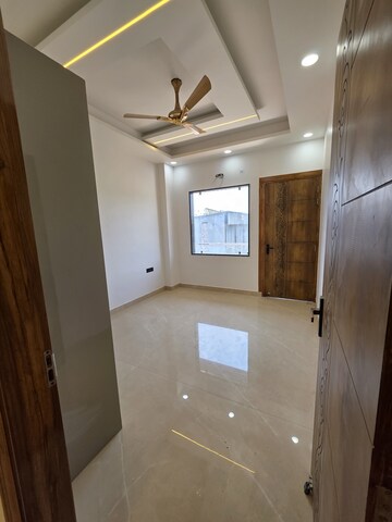 Furnished Amenities in 3 BHK Builder Floor at Sector 1 Greater Noida – for Sale