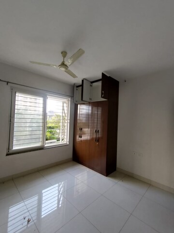 Room in 2 BHK Apartment at Purva Palm Beach, Hennur Road – for Rent