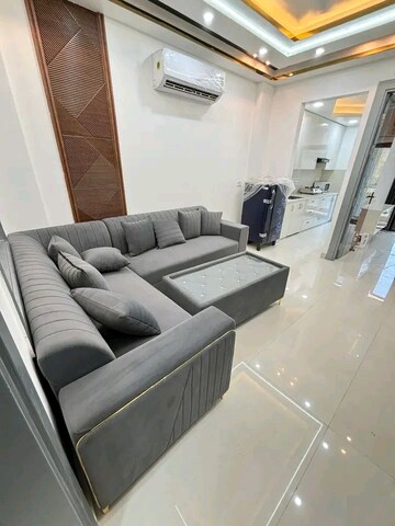 Master Bedroom in 2 BHK Builder Floor at Sushant Vyapaar Kendra, Sector 43 – for Rent