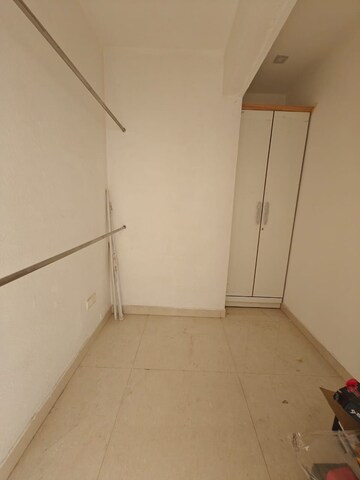 Room in 3 BHK Apartment at Clover Citadel, Wanowrie – for Rent