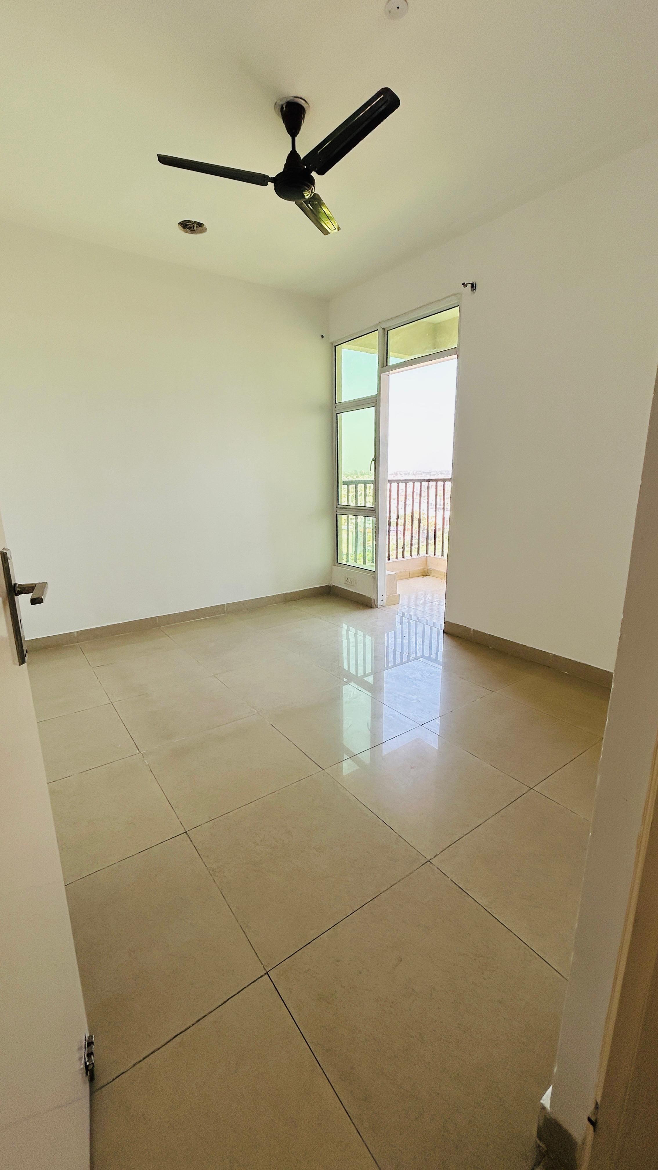 3 BHK Apartment For Sale in Paramount Emotions