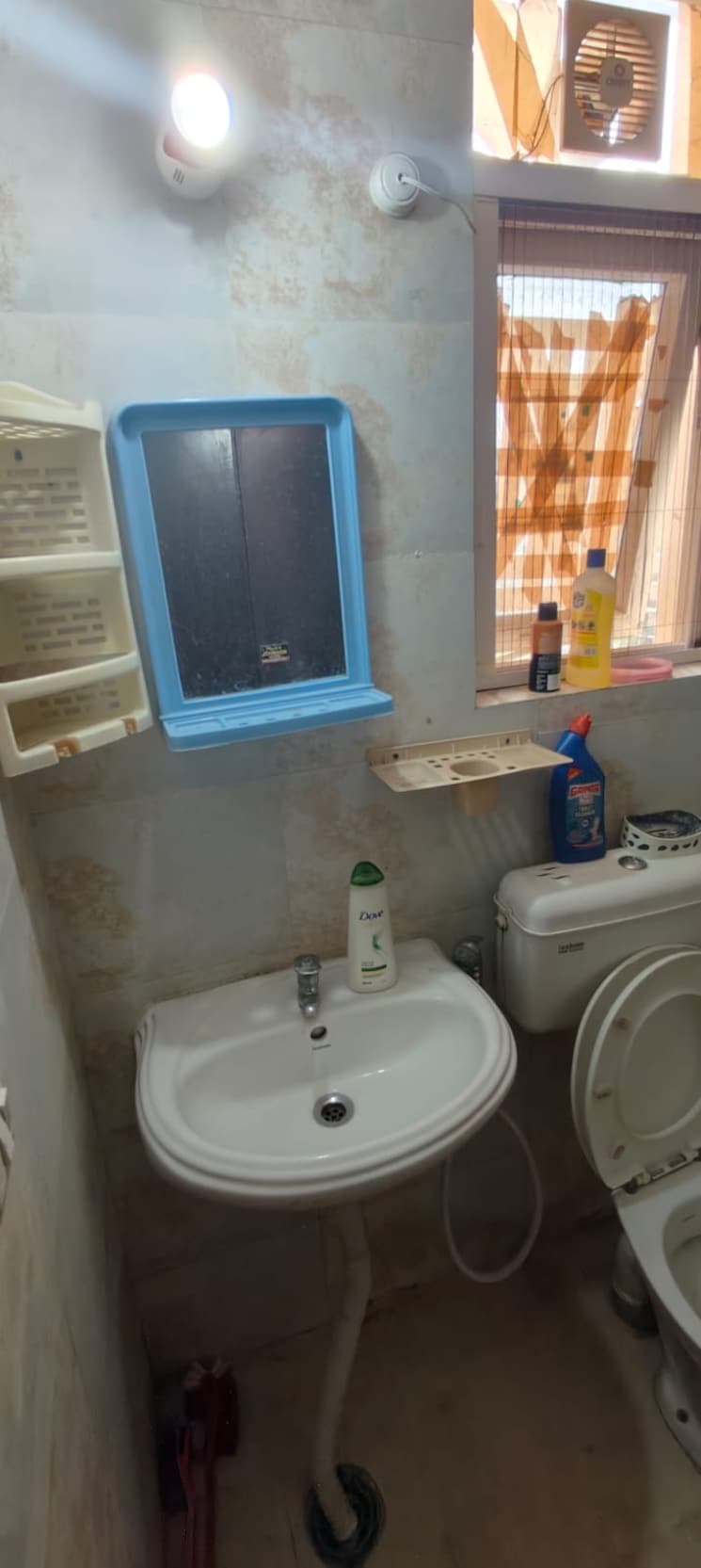 Bathroom, signature-the-serenas 2 Bedroom 724 Sq.Ft. Apartment In Sohna Sector 36 Gurgaon 8553551