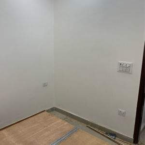 Room in 2.5 BHK Builder Floor at Lajwanti Garden – for Sale