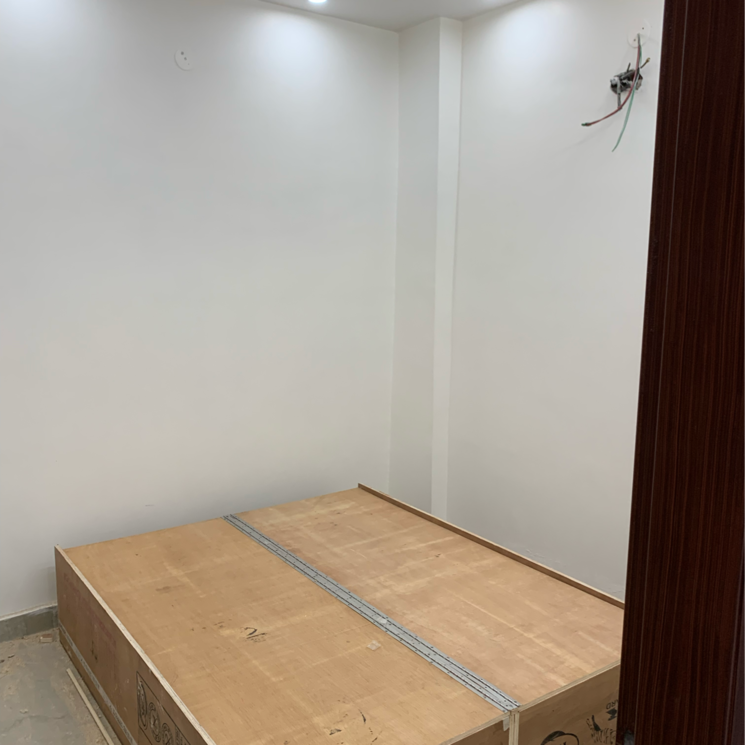 Room, lajwanti garden 2.5 Bedroom 450 Sq.Ft. Builder Floor In Lajwanti Garden Delhi 8558132