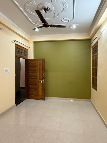 Room in 2 BHK Apartment at Royal Crescent, Viman Nagar – for Rent