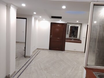 Room in 3 BHK Builder Floor at Sector 31 – for Rent