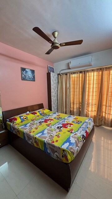 Bedroom in 2 BHK Apartment at Riddhi Garden, Malad East – for Rent
